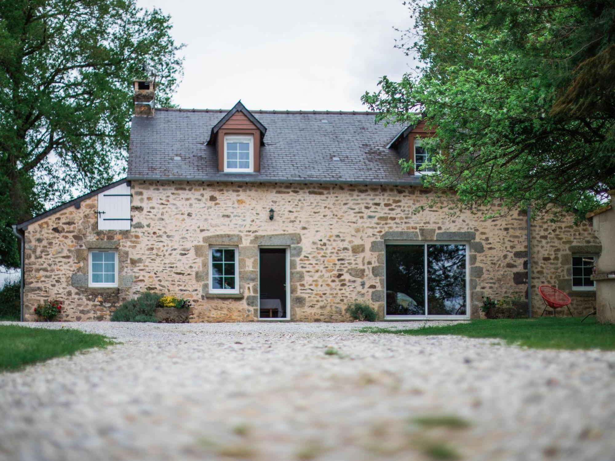 Gite De Charme Renove Avec Cheminee, Terrasse Et Proche Randonnees - Capacite 13 Pers. - Fr-1-410-179 Saint-Leonard-des-Bois Exterior photo